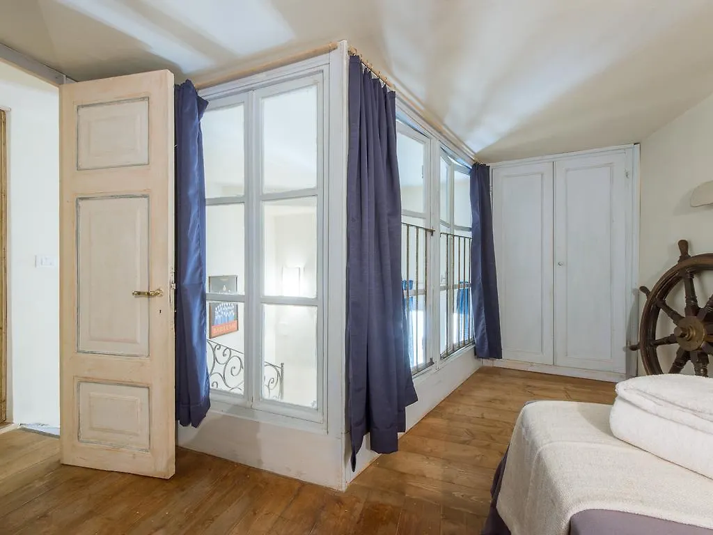Navy Blue Sant'Ambrogio Hotel Florence Italy